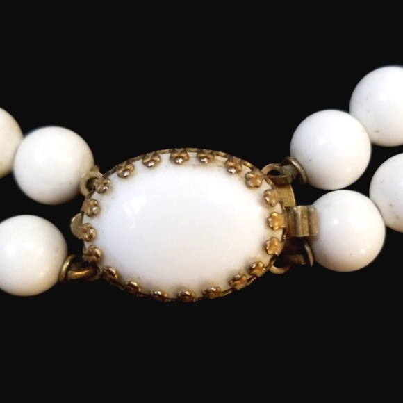 Vintage Crystal White Beaded Multi Strand Necklace - Picture 10 of 11